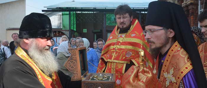 В Борисов прибыла икона и ковчег с частицей мощей великих чудотворцев святых Петра и Февронии
