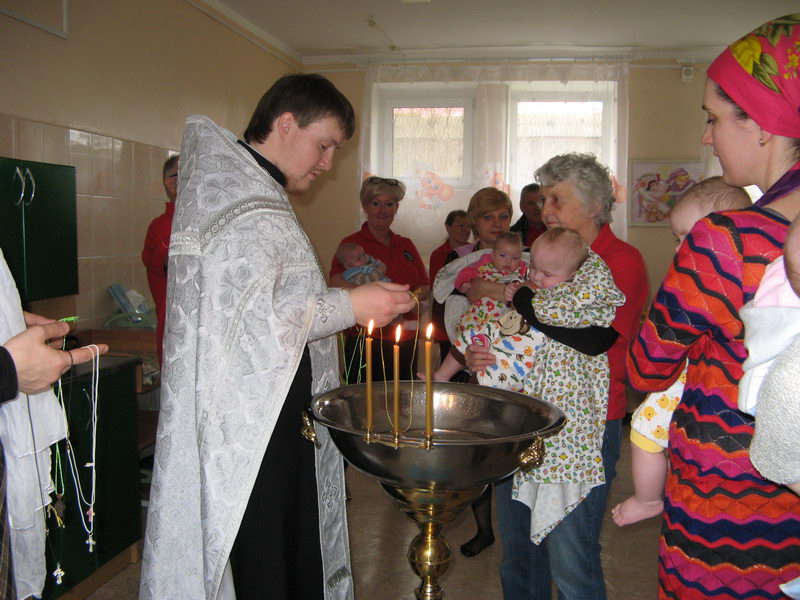 24 ребёнка из «Борисовского дома ребёнка» были крещены клирикам собора