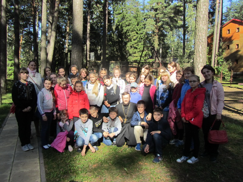 Детям из воскресной школы Воскресенского кафедрального собора города Борисова провели экскурсию в усадьбе «Бивак»