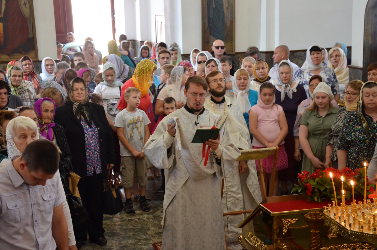 В кафедральном соборе Воскресения Христова г. Борисова совершён молебен на начало нового учебного года