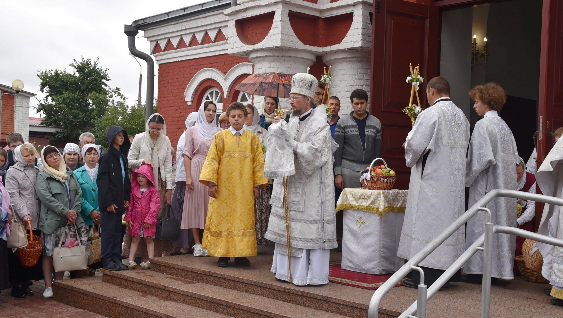 «Свет Христов просвещает всех!» — епископ Борисовский и Марьиногорский Вениамин