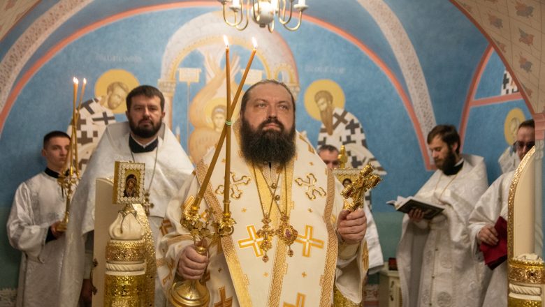 АРХИЕРЕЙ ВОЗГЛАВИЛ ПРЕСТОЛЬНЫЕ ТОРЖЕСТВА ХРАМА В ЧЕСТЬ СВЯТИТЕЛЯ САВВЫ СЕРБСКОГО
