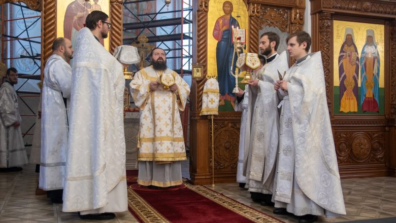 ВО ВСЕЛЕНСКУЮ РОДИТЕЛЬСКУЮ СУББОТУ ЕПИСКОП АМВРОСИЙ СОВЕРШИЛ ЛИТУРГИЮ