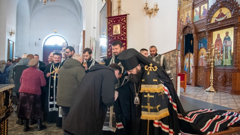 ЕПИСКОП АМВРОСИЙ СОВЕРШИЛ ВЕЧЕРНЮ С ЧИНОМ ПРОЩЕНИЯ В КАФЕДРАЛЬНОМ СОБОРЕ Г. БОРИСОВА