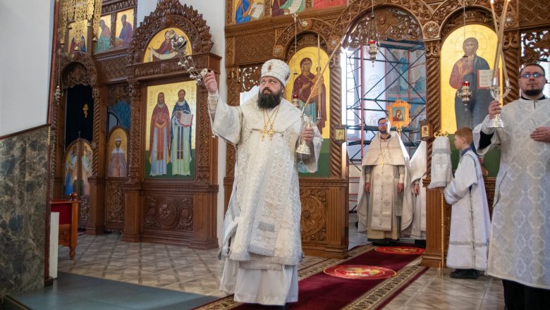 В РОДИТЕЛЬСКУЮ СУББОТУ ЕПИСКОП АМВРОСИЙ СОВЕРШИЛ ЛИТУРГИЮ