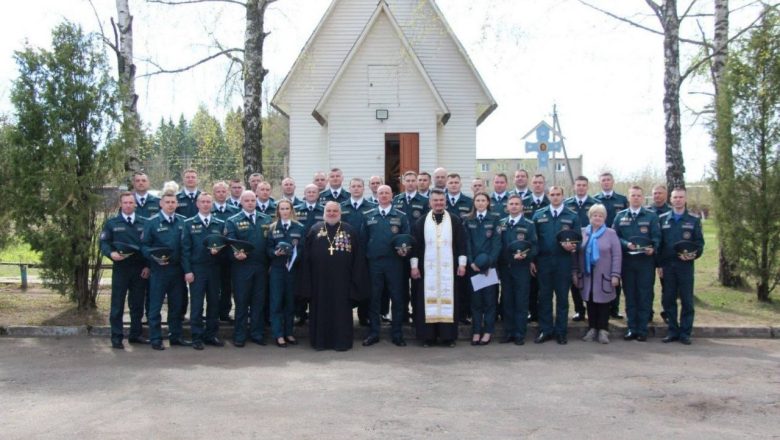 МОЛЕБЕН СО СПАСАТЕЛЯМИ