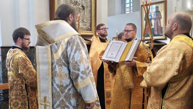 В КАНУН ПАМЯТИ ВСЕХ СВЯТЫХ АРХИЕРЕЙ СОВЕРШИЛ ВСЕНОЩНОЕ БДЕНИЕ