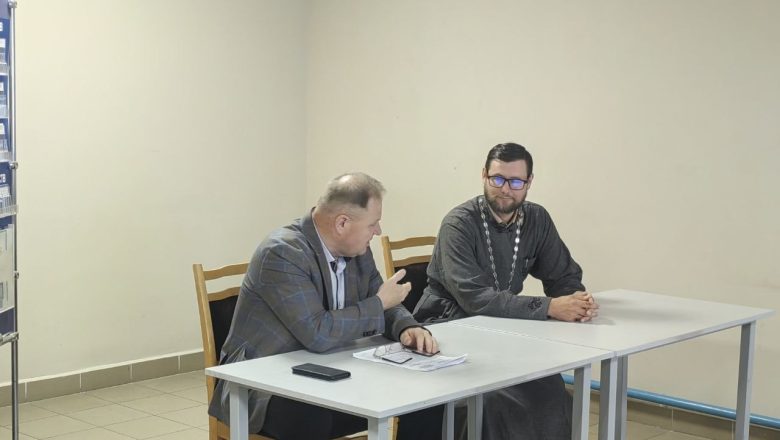 СВЯЩЕННИК ПОСЕТИЛ ОАО «БЕЛМЕДСТЕКЛО»