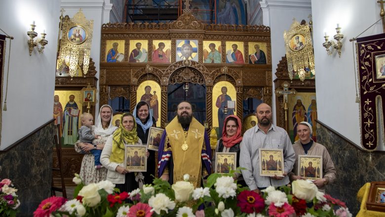 ЕПИСКОП АМВРОСИЙ СОВЕРШИЛ ВЕЧЕРНЕЕ БОГОСЛУЖЕНИЕ И ПОЗДРАВИЛ ПРЕПОДАВАТЕЛЕЙ ВОСКРЕСНОЙ ШКОЛЫ КАФЕДРАЛЬНОГО СОБОРА С НАЧАЛОМ НОВОГО УЧЕБНОГО ГОДА