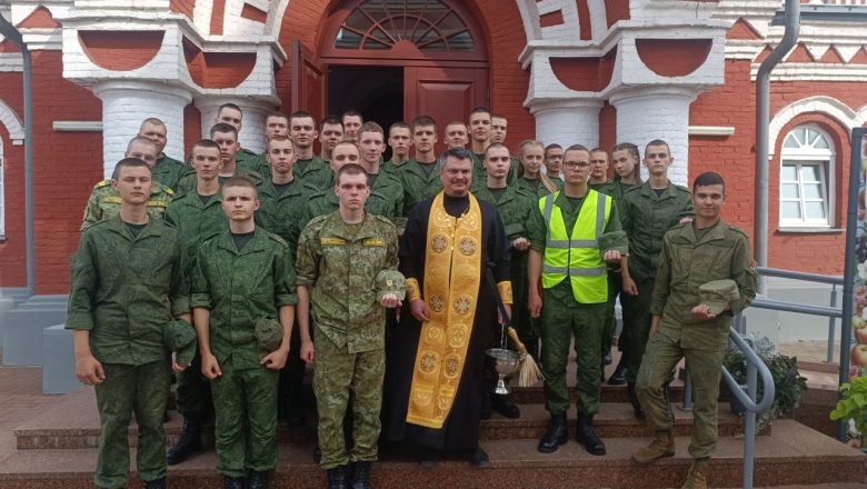 КУРСАНТЫ ВОЕННОГО ФАКУЛЬТЕТА БГУ ПОСЕТИЛИ КАФЕДРАЛЬНЫЙ СОБОР В БОРИСОВЕ